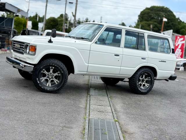 Toyota Land Cruiser 60 6