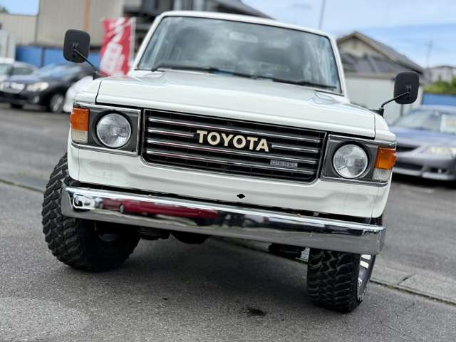 Toyota Land Cruiser 60 10