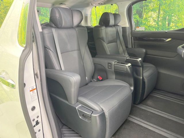 Toyota Alphard 9