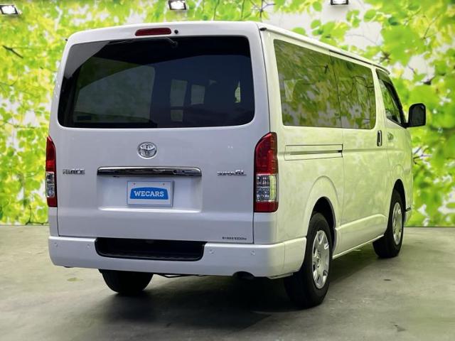 Toyota Hiace Van 6