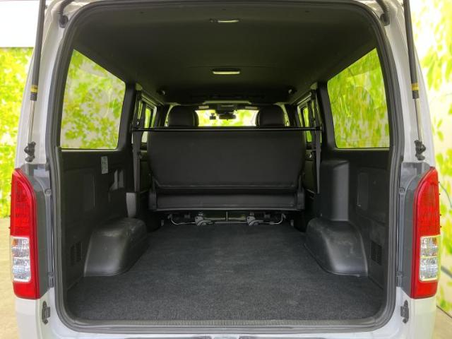 Toyota Hiace Van 10