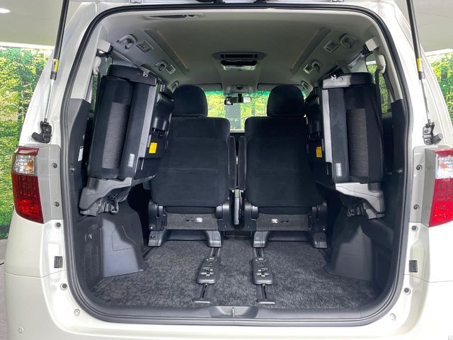 Toyota Alphard 11