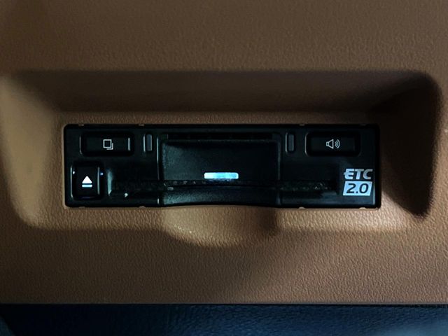 Toyota Vellfire 9