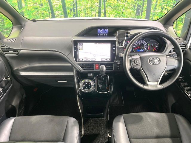 Toyota Noah 2