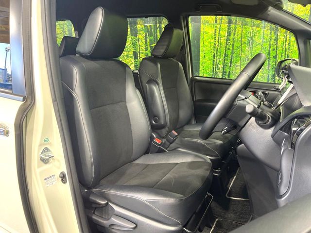 Toyota Noah 9