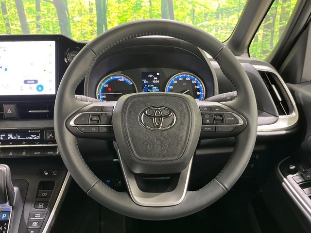Toyota Voxy 11