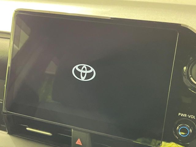 Toyota Voxy 3
