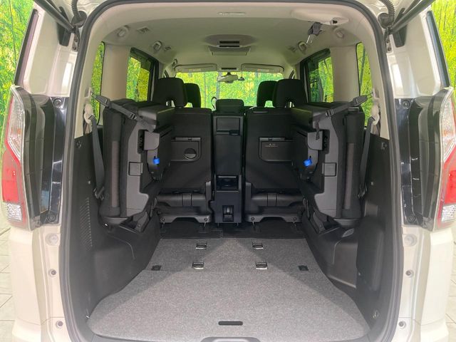 Nissan Serena 11