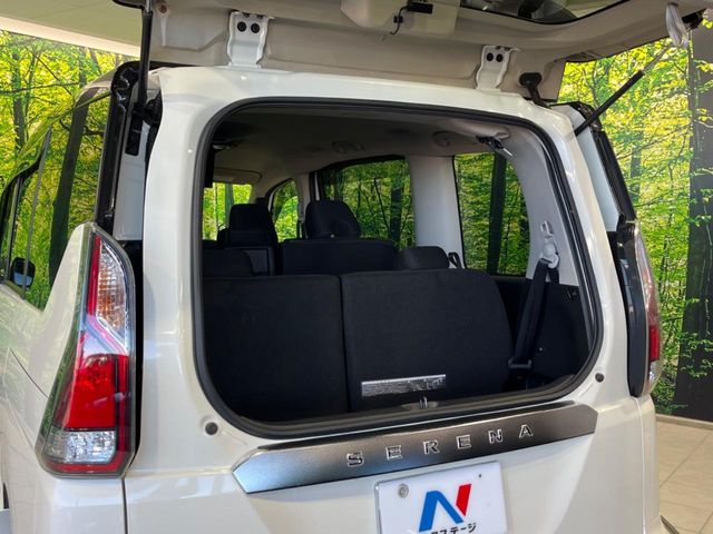 Nissan Serena 11