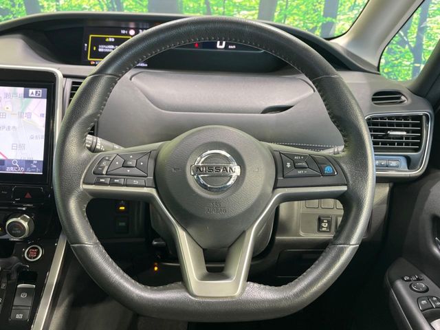 Nissan Serena 12