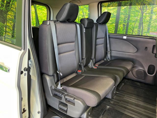 Nissan Serena 9