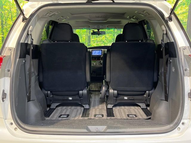 Toyota Estima 12