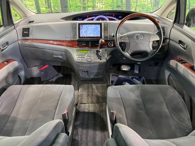 Toyota Estima 2
