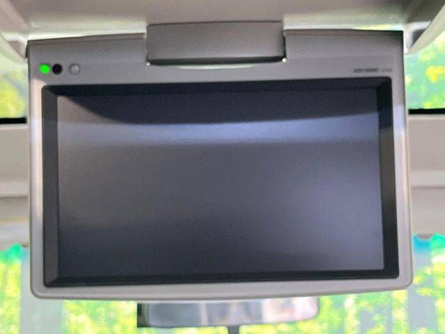 Toyota Estima 4