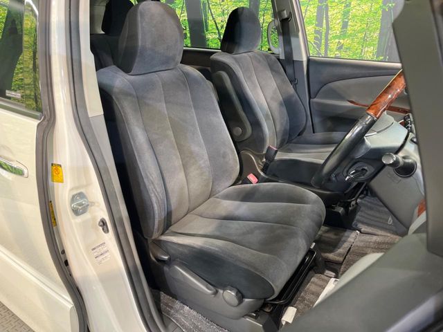 Toyota Estima 9