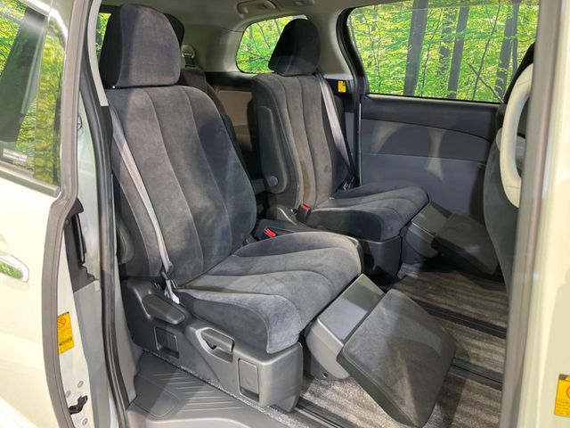 Toyota Estima 10