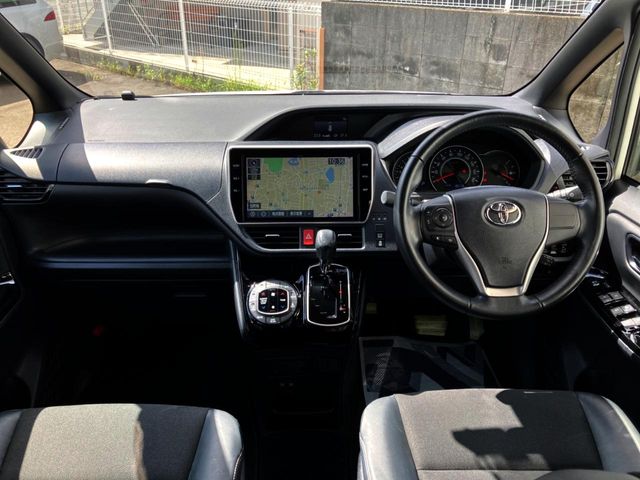 Toyota Noah 2