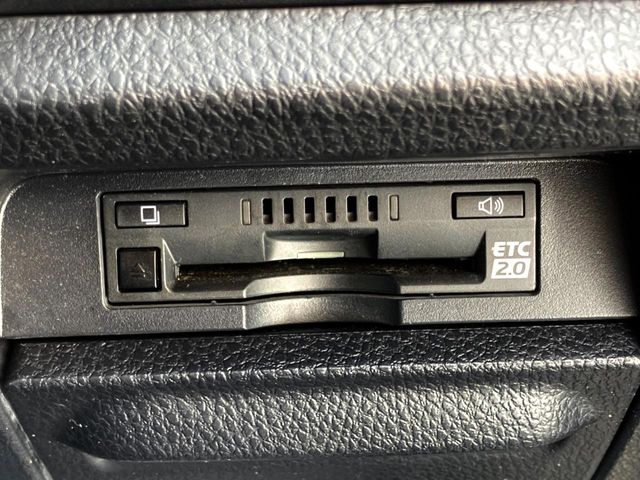 Toyota Noah 9