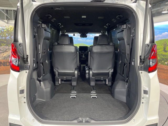 Toyota Noah 12