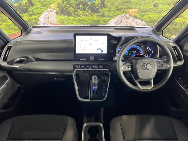 Toyota Noah 3