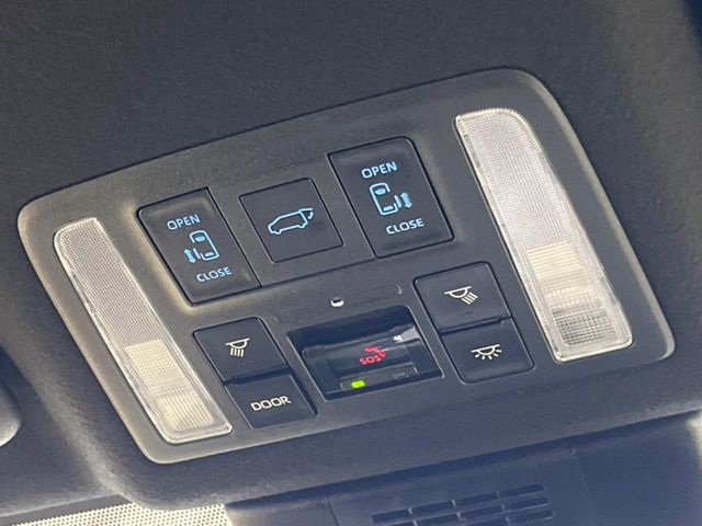 Toyota Noah 8