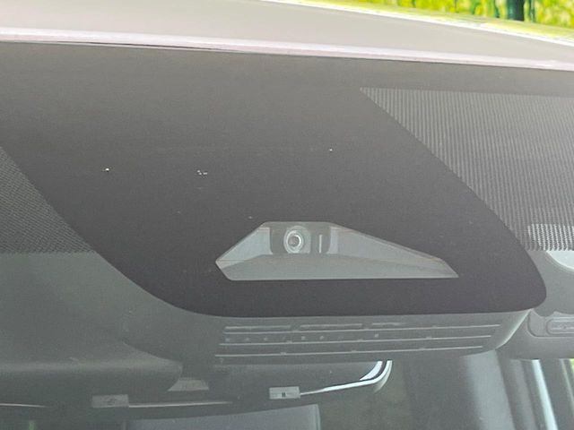 Toyota Noah 3