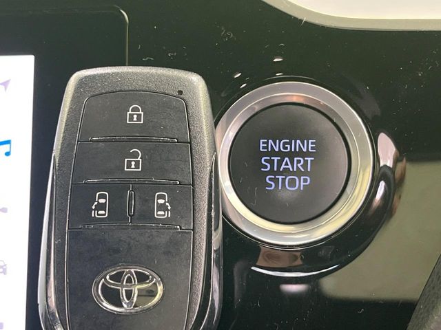 Toyota Noah 6