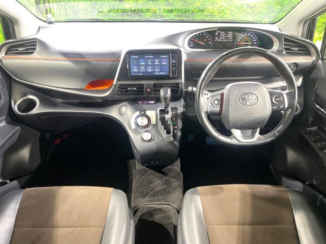 Toyota Sienta 2