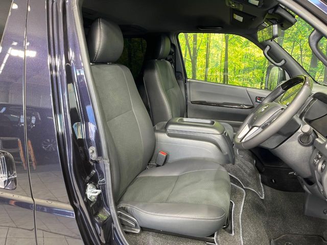 Toyota Hiace Van 8