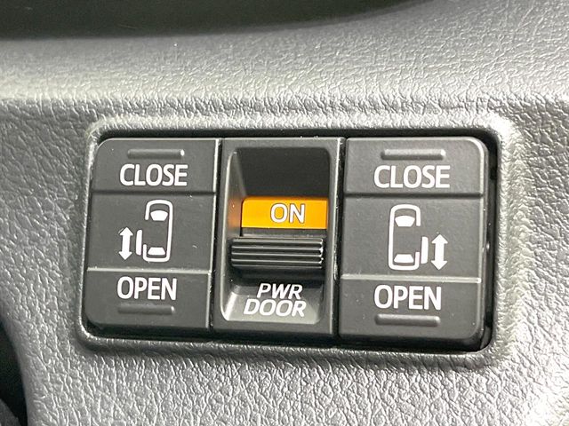Toyota Sienta 3