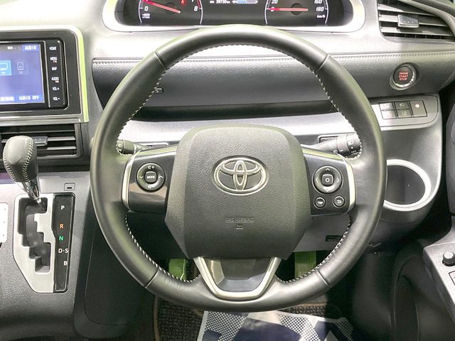 Toyota Sienta 8