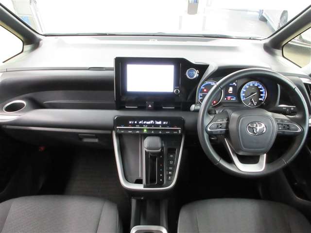 Toyota Noah 8