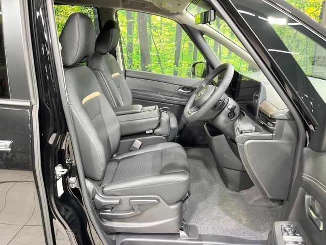 Nissan Serena 8