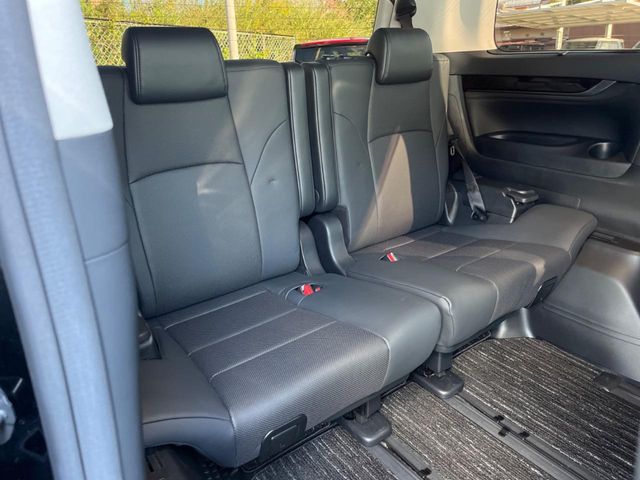 Toyota Alphard 9