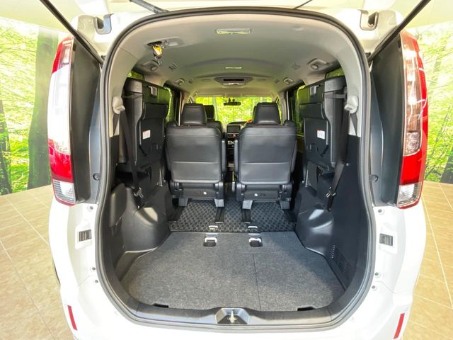 Toyota Esquire 12