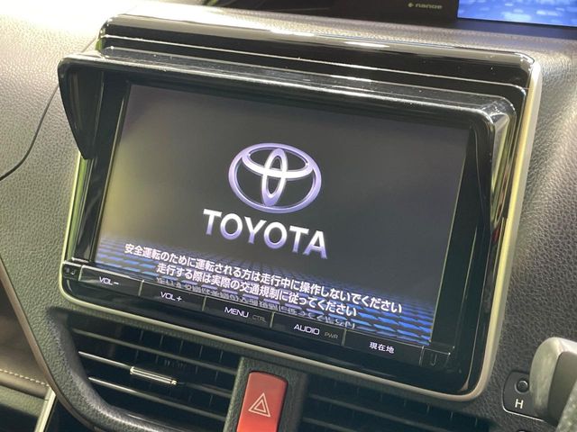Toyota Esquire 3