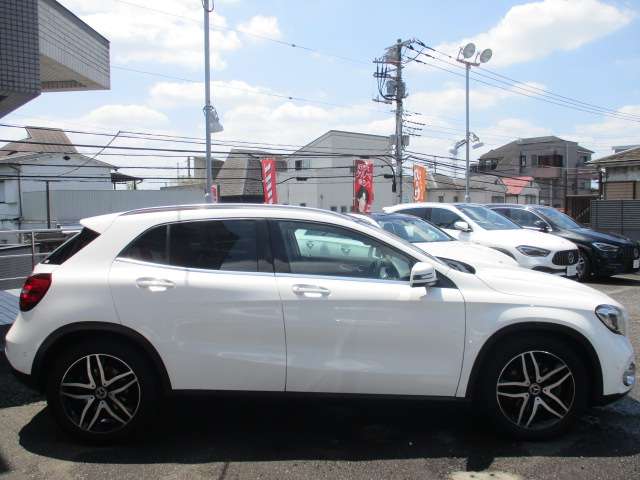 Mercedes-Benz GLA-Class 5