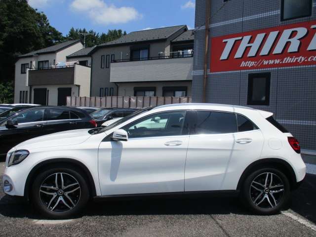 Mercedes-Benz GLA-Class 6