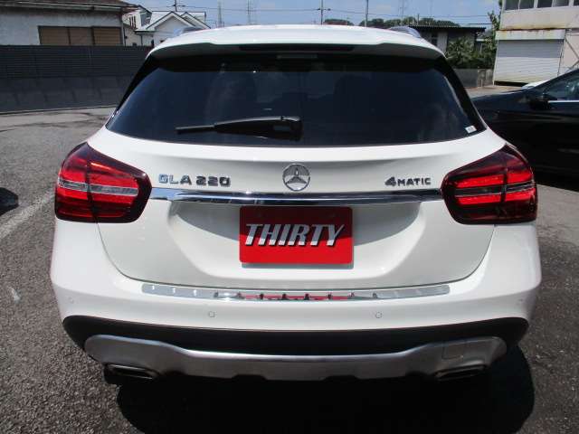 Mercedes-Benz GLA-Class 8