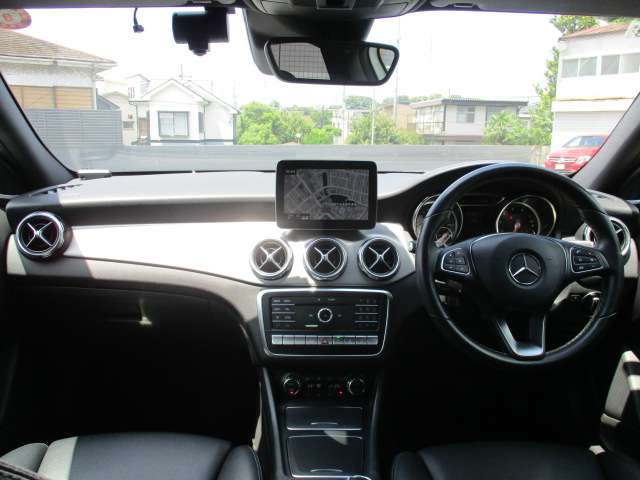 Mercedes-Benz GLA-Class 10