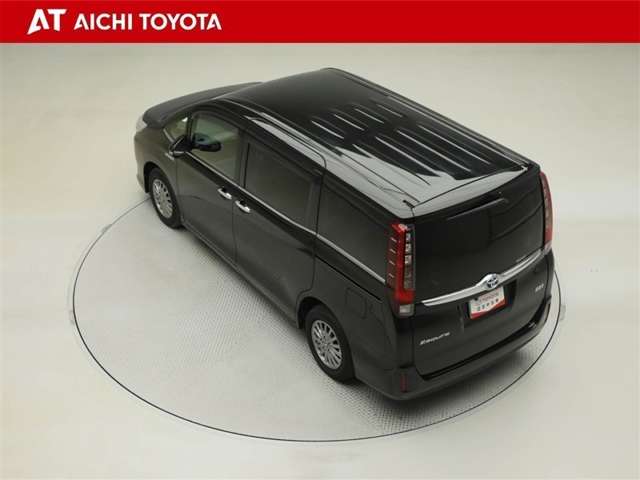Toyota Esquire 12