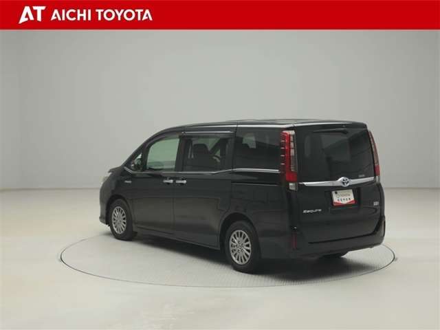Toyota Esquire 4