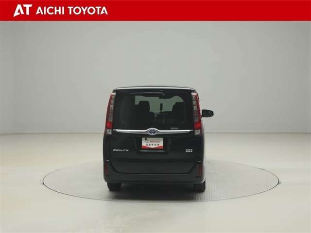 Toyota Esquire 5
