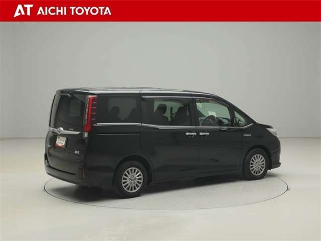 Toyota Esquire 6