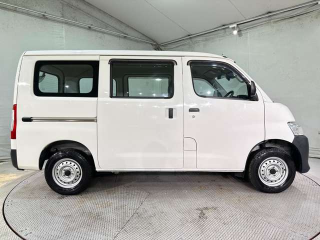 Toyota Town Ace Van 5