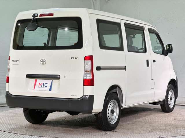 Toyota Town Ace Van 6
