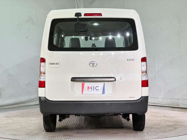 Toyota Town Ace Van 7