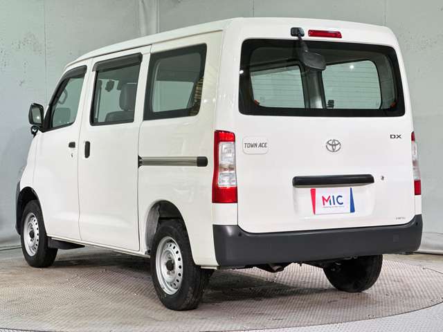 Toyota Town Ace Van 8