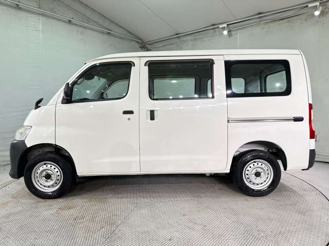 Toyota Town Ace Van 9