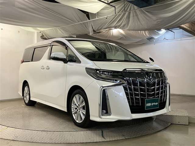 Toyota Alphard 3